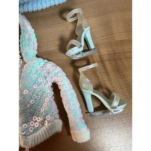 Skyler Bradshaw Winter Break Rainbow High Doll Outfit Blue Snowboard Coat Boots - Picture 9 of 11